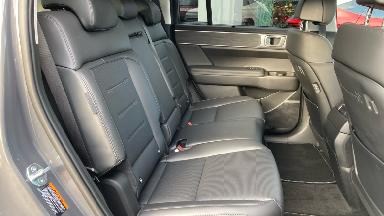 Hyundai SANTA FE 1.6 TGDi Plug-in Hybrid Ultimate 5dr 4WD Auto Estate